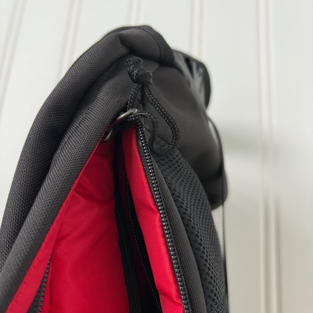 Helly Hansen Black Messenger Bag Adjustable Shoulder Strap Broken Back Zipper - Picture 12 of 16